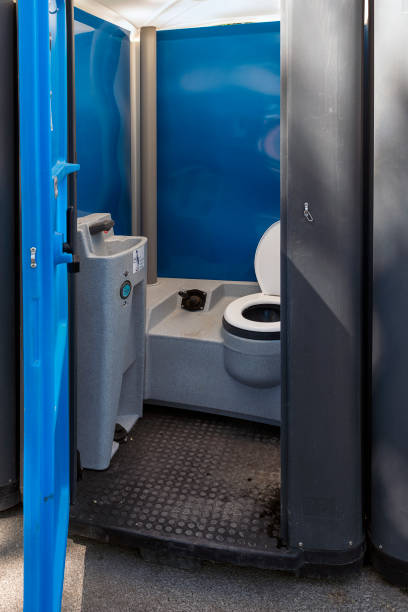 Portable Toilet Options We Offer in East Williston, NY